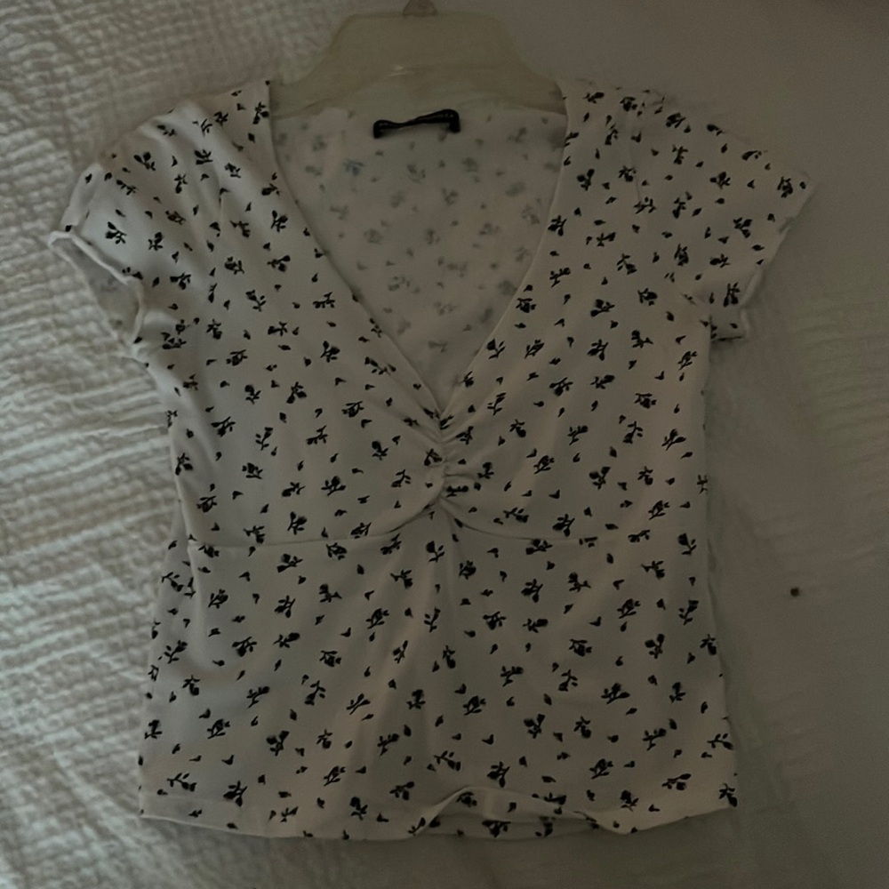 White floral top barely worn